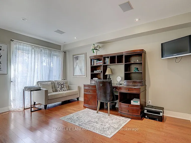 35 Gardiner Rd E — Photo 24