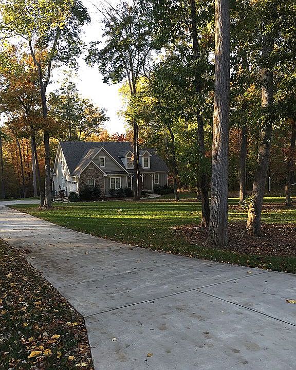 1st image of 2019 Peninsula Ln