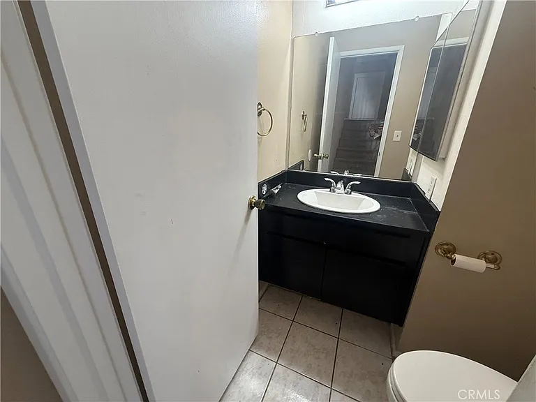 9131 Burnet Ave #10 — Photo 33