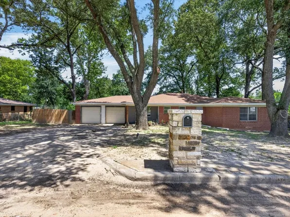 925 Maryland Dr, Athens, TX 75751