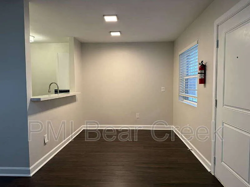1 bed, 1.0 bath, 640 sqft, $995 — Photo 3