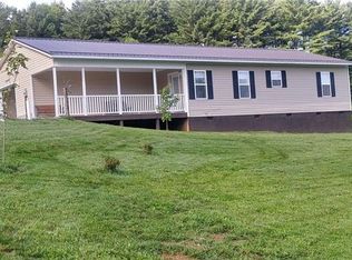216 Jolt Wagon Trail Rd, Spruce Pine, NC 28777