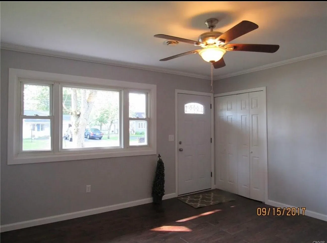 3 bed, 1150 sqft, $2,200 — Photo 1