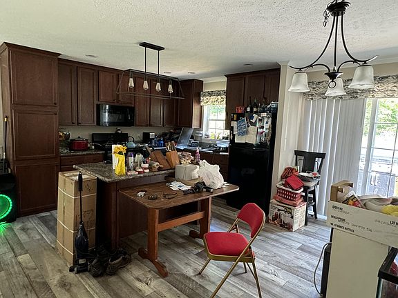 4th image of 4450 Frost Ave NE