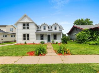 417 W Beacon Ave, New London, WI 54961