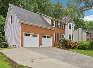 1369 Willowbrook Dr SW, Marietta, GA 30064