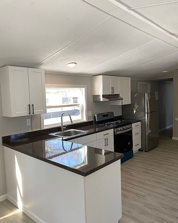 1st image of 16 Brian Dr