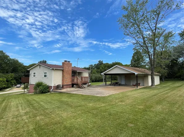 1621 Valley View Dr, Bonne Terre, MO 63628