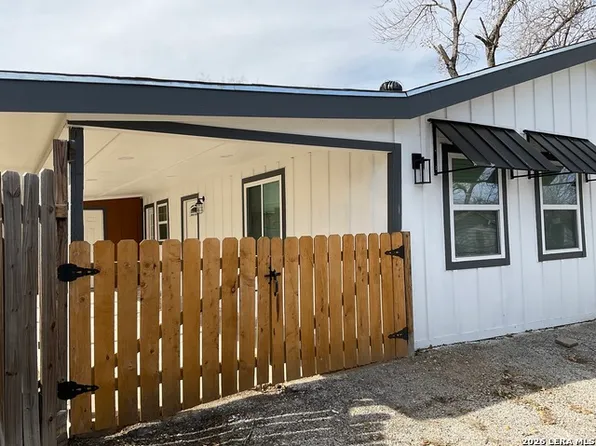 2703 Menchaca St #2, San Antonio, TX 78228