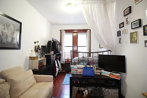 Rented by Dynamik Realty | media 17