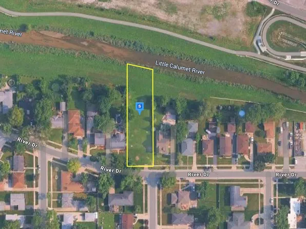 649 River Dr, Munster, IN 46321