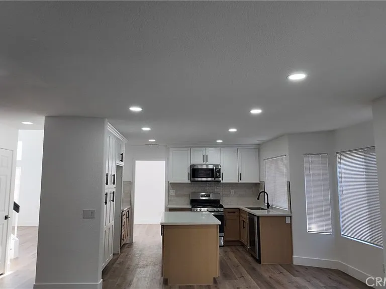 21484 Dickinson Rd — Photo 6