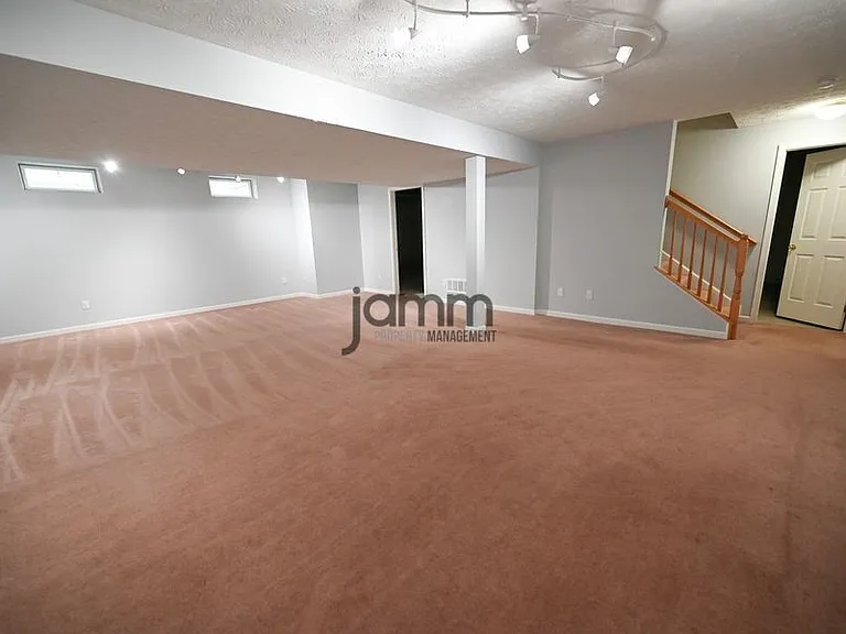 8728 Breckenridge Oval — Photo 21