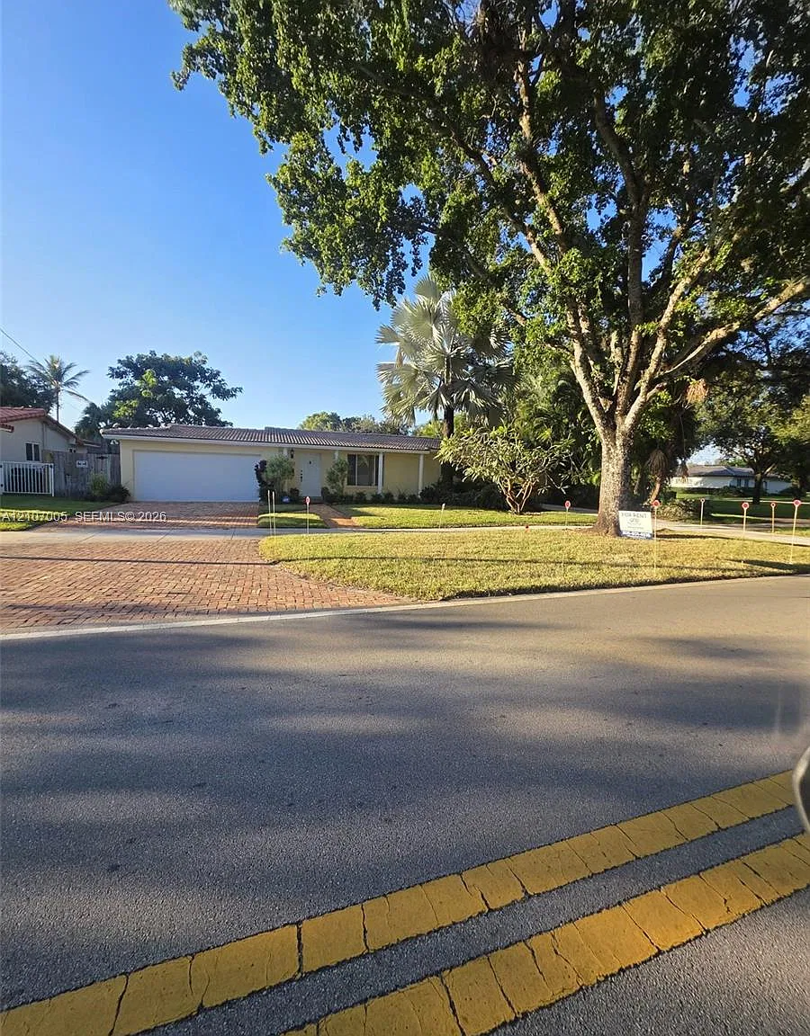 Miami Lakes Sec 3 — Photo 1