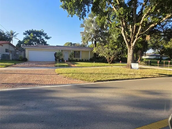 6325 Miami Lakeway, Miami Lakes, FL 33014