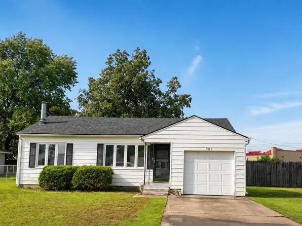 905 Rainbow Dr, Blackwell, OK 74631
