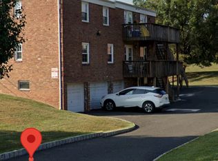 3 Columbia Dr APT 1B, Bridgewater, NJ 08807