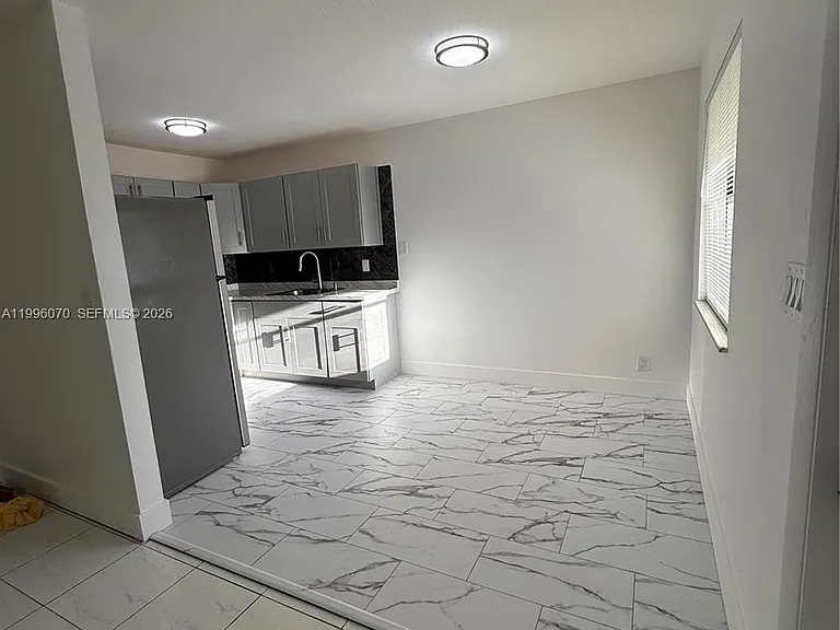 6071 SW 33rd St #4 — Photo 5