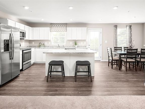 3rd image of 122 Hidden Lake Blvd