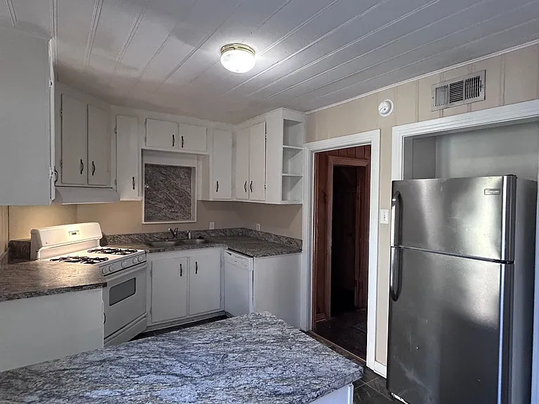3600 Kell St — Photo 5