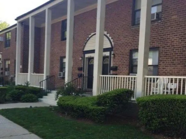 67-08 197th St Floor 2, Fresh Meadows, NY 11365