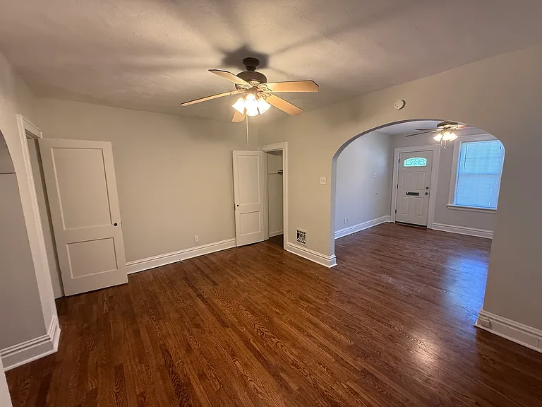 1634 Yale Ave #1634 — Photo 3