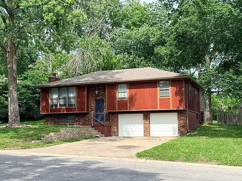 1700 SW Speas Dr Photo 1