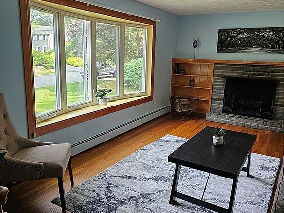 4th image of 38 Oakwood Dr
