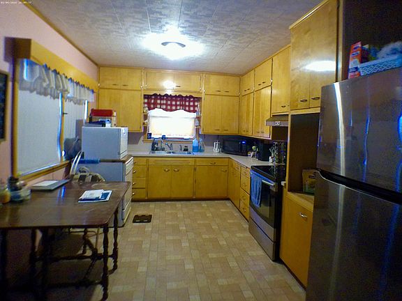 4th image of 400 Riverside Dr