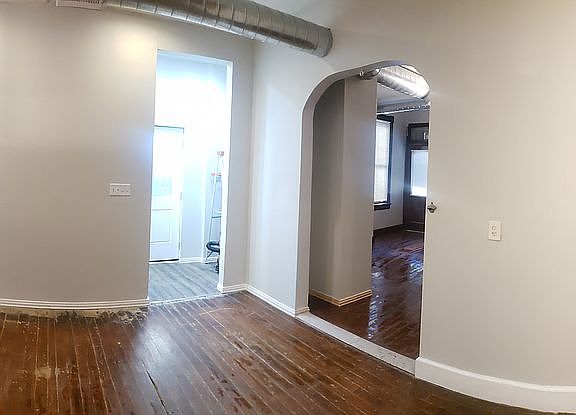 5th image of 1636 Frederick Ave
