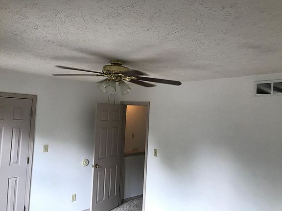 5th image of 211 E Burks Dr #211