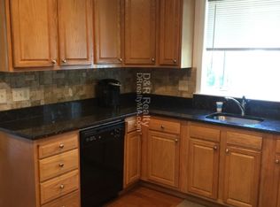 12 Montgomery St #1, Cambridge, MA 02140