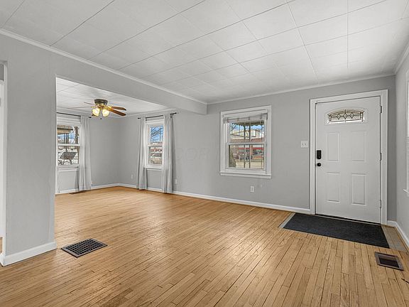 3rd image of 911 Kinnear Rd