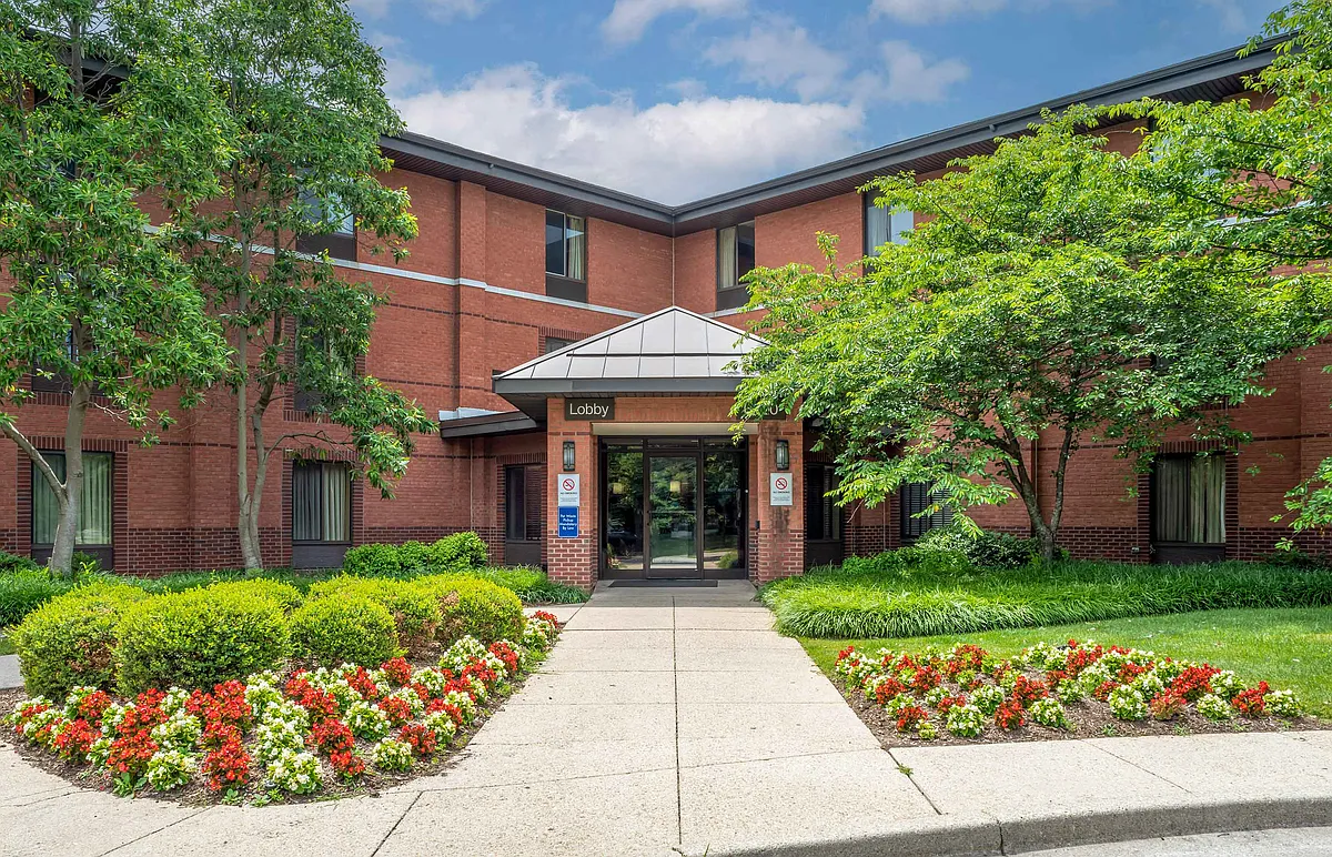 Exterior - Columbia - Gateway Drive