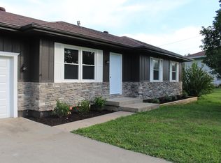 1905 Stacy Rd, Harrisonville, MO 64701