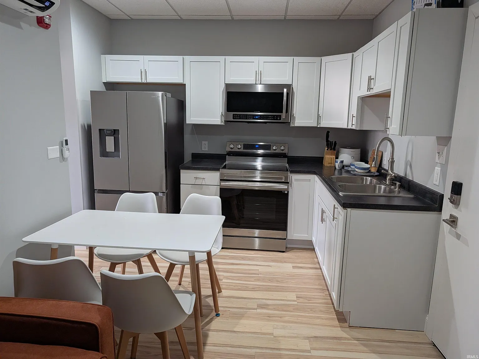 14 bed, 14.0 bath, 5982 sqft, $1,720 — Photo 3