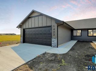 1430 N Mae Pl, Tea, SD 57064