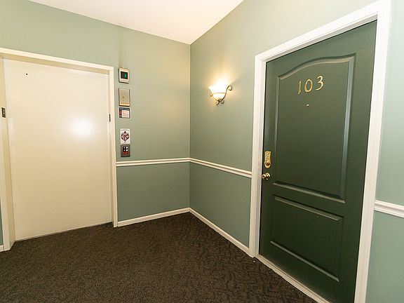 3rd image of 1291 W Lake St APT 103