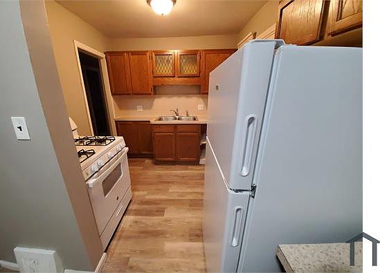 2nd image of 19216 Beaconsfield St