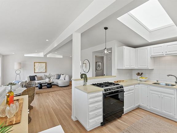 5th image of 53 Hillside Avenue