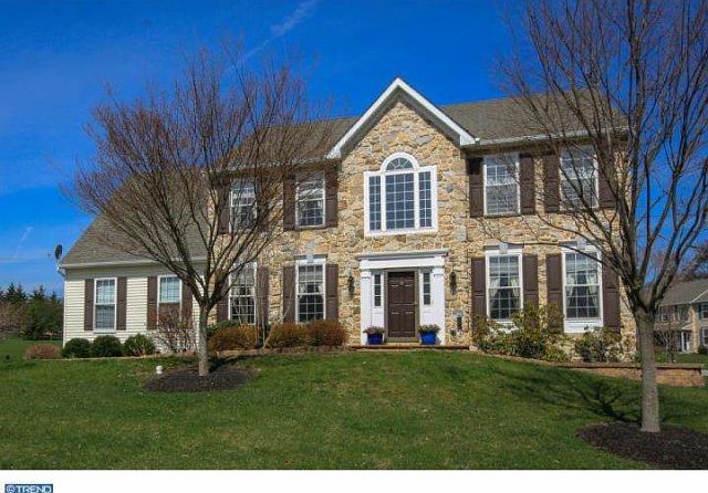 1st image of 11 Grovehill Ct
