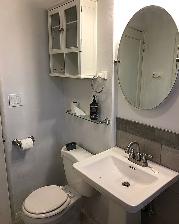 1st image of 646 N Constitution Ave