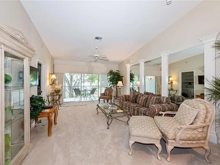 7050 Barrington Cir #201 — Photo 2