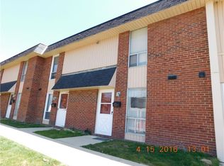406 College Park Dr, Coraopolis, PA 15108