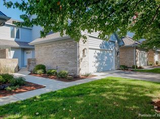 8821 Carlisle Ct, Darien, IL