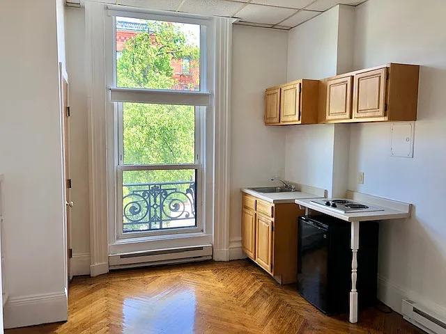 Building Photo - 405 Beacon St #6