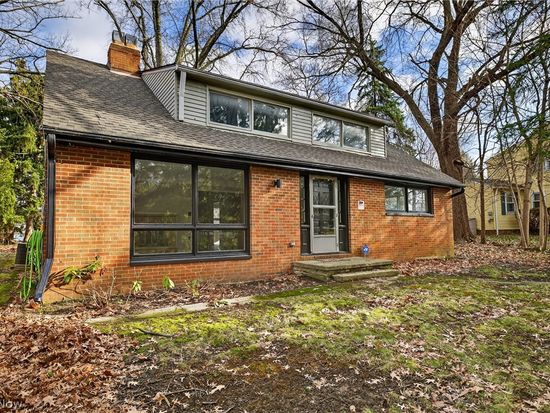 19871 Upper Valley Dr, Euclid, OH 44117