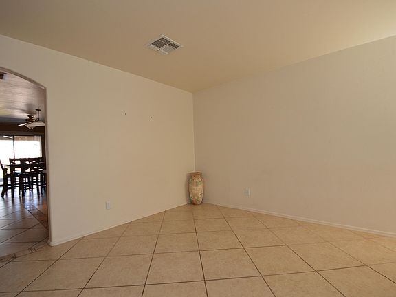 5th image of 696 W Cholla Crest Dr