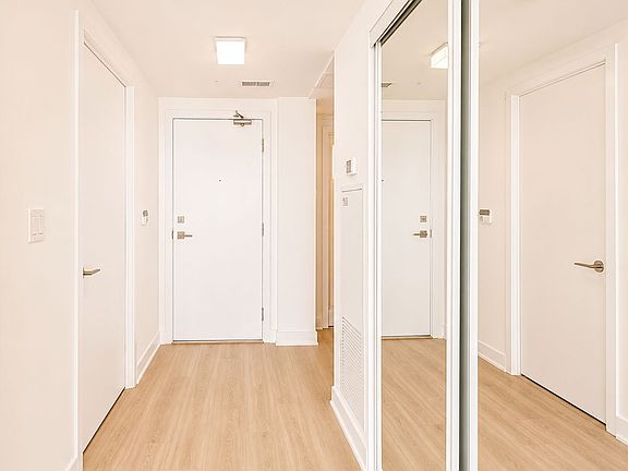2nd image of 12 York St #5101
