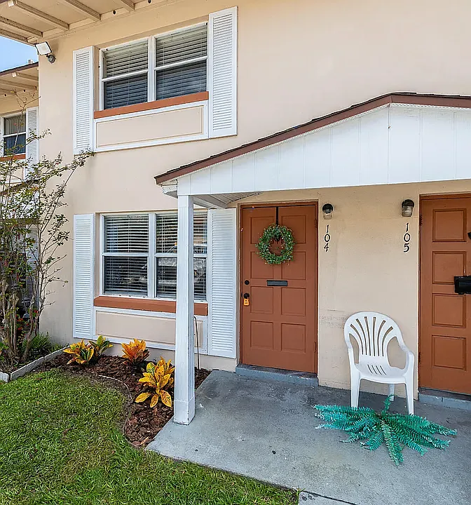 1600 S Palmetto Ave #104